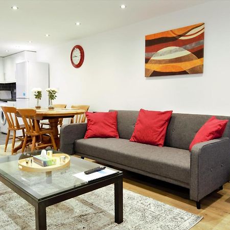 Stylish 2 Bedroom Apartment In The Heart Of Greenwich Londra Dış mekan fotoğraf