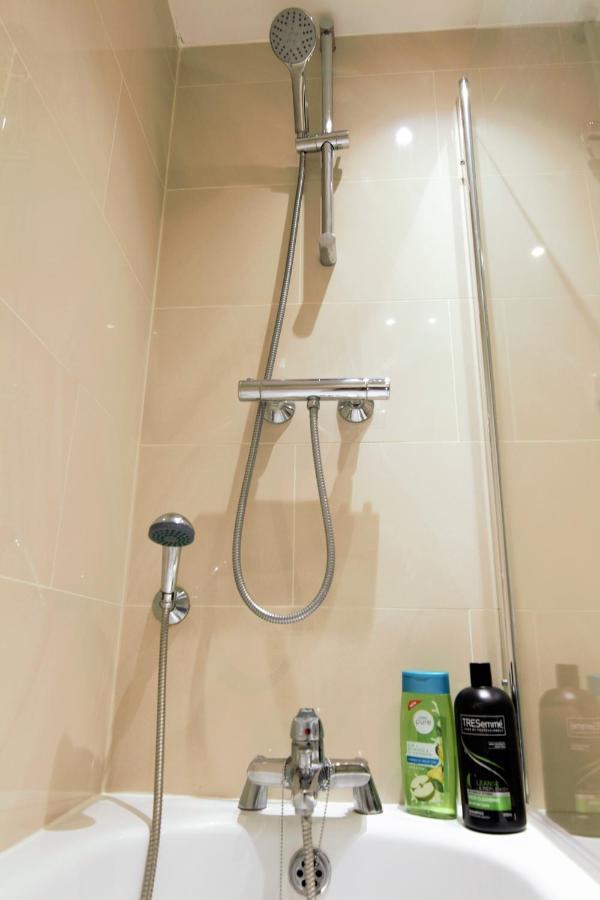 Stylish 2 Bedroom Apartment In The Heart Of Greenwich Londra Dış mekan fotoğraf