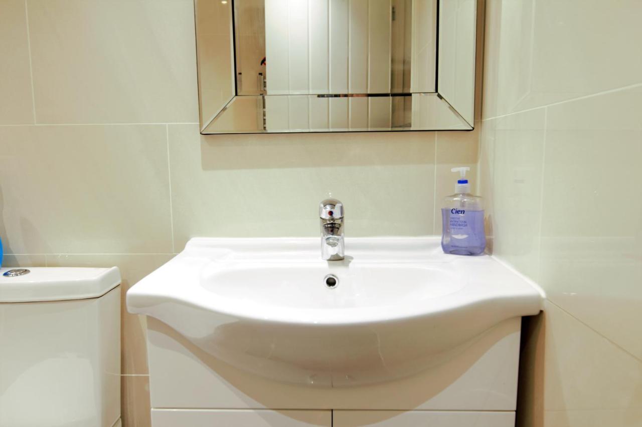 Stylish 2 Bedroom Apartment In The Heart Of Greenwich Londra Dış mekan fotoğraf