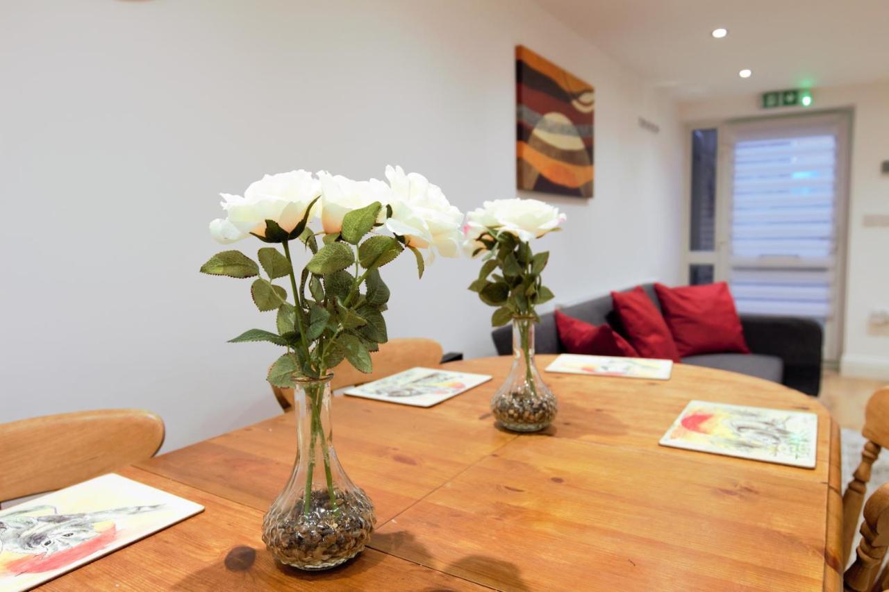 Stylish 2 Bedroom Apartment In The Heart Of Greenwich Londra Dış mekan fotoğraf